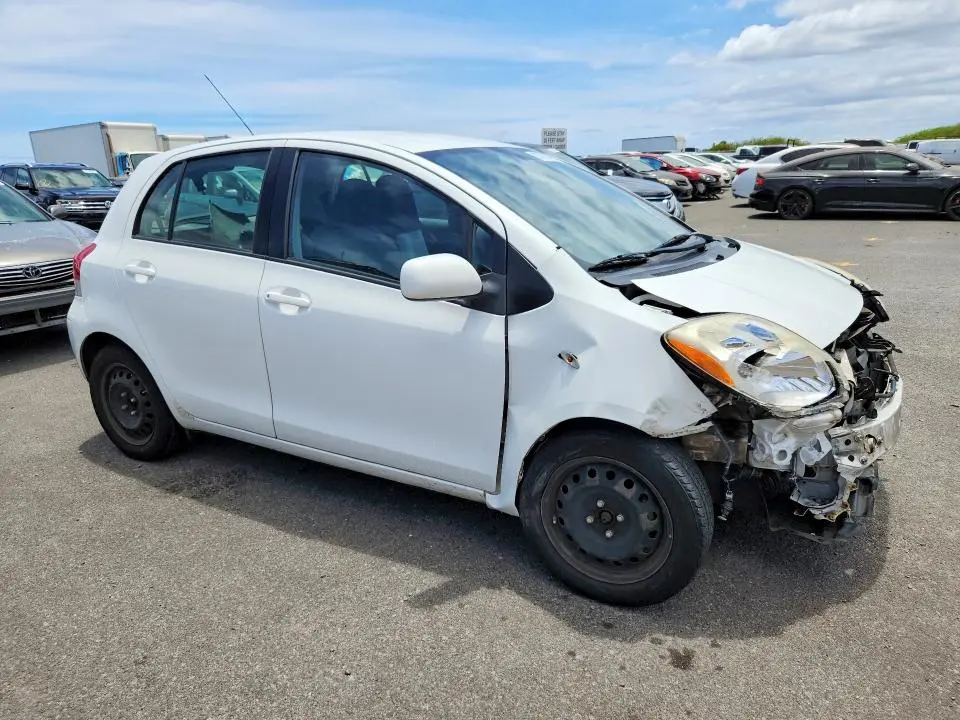 2010 TOYOTA YARIS BASE  