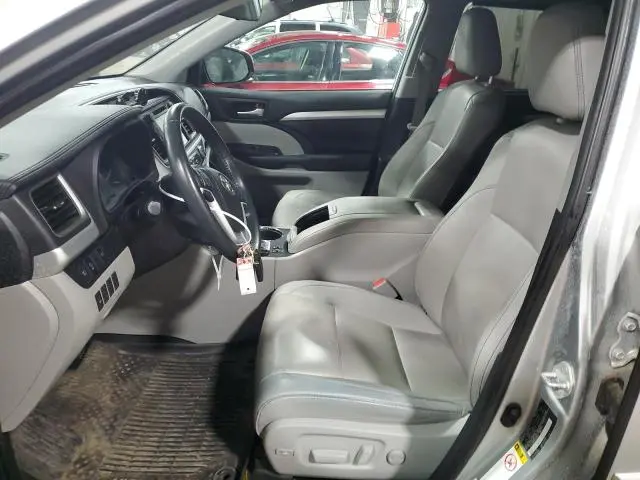 2019 TOYOTA HIGHLANDER SE  