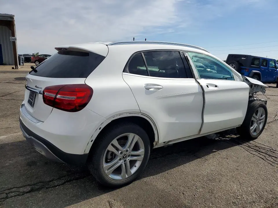 2020 MERCEDES-BENZ GLA 250 4MATIC  