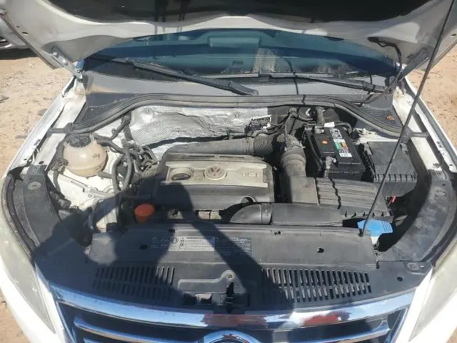 2011 VOLKSWAGEN TIGUAN S  