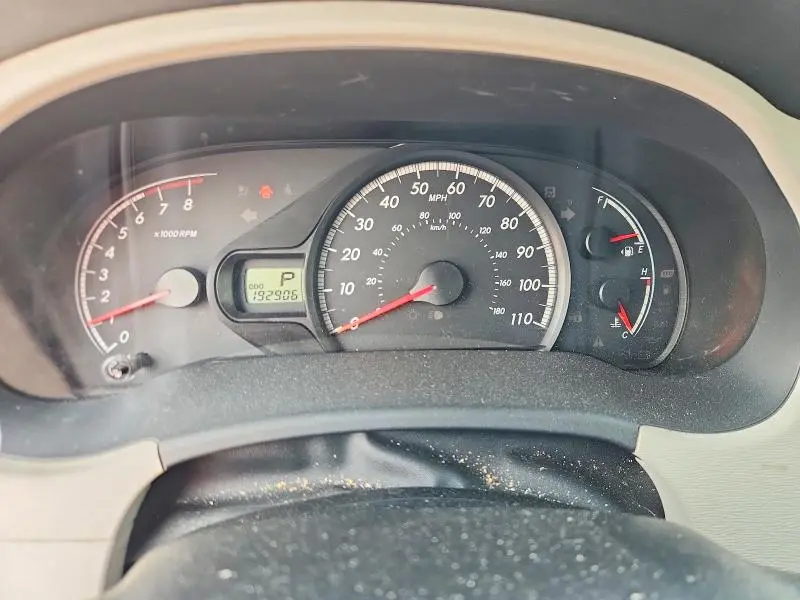 2011 TOYOTA SIENNA LE  