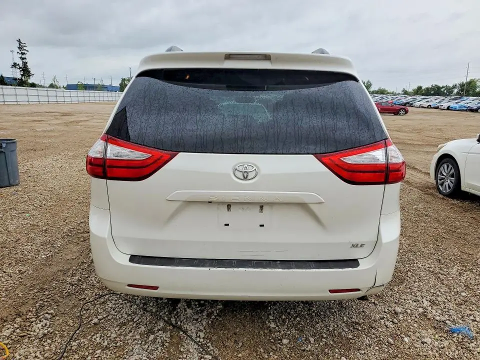 2017 TOYOTA SIENNA XLE 8-PASSENGER  