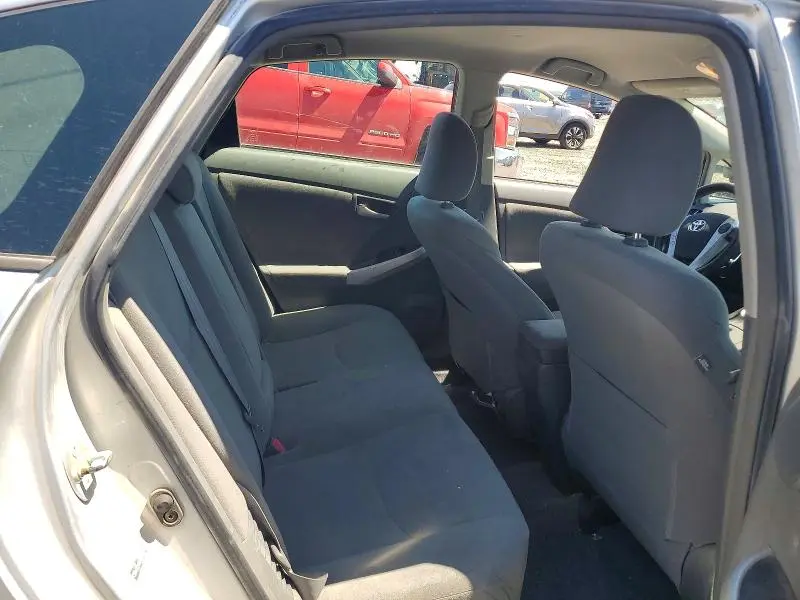 2010 TOYOTA PRIUS III  