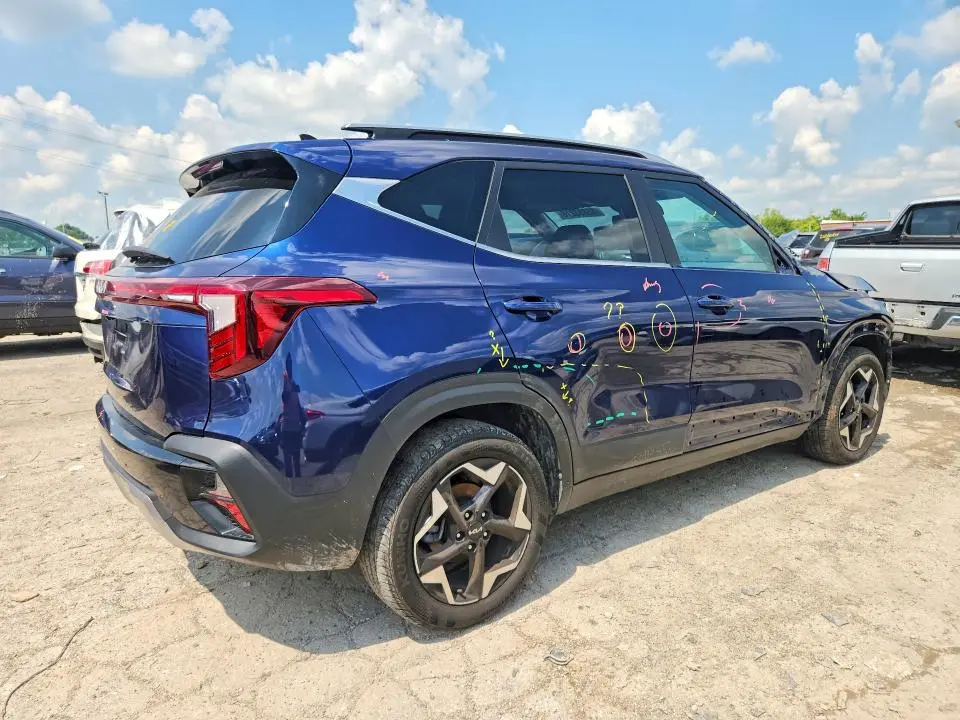 2024 KIA SELTOS EX  