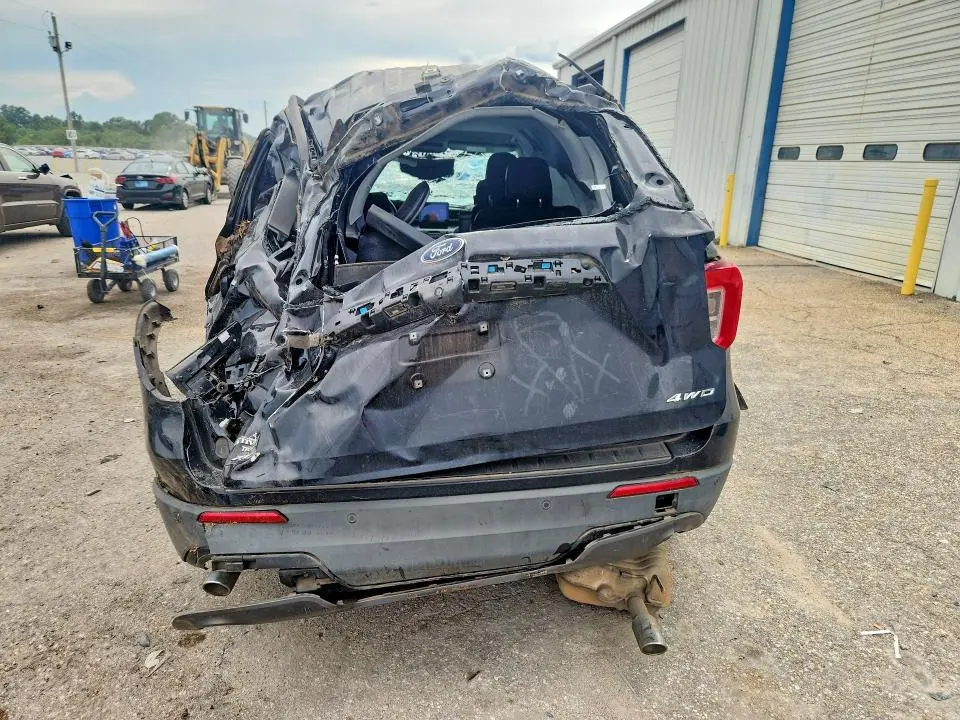 2021 FORD EXPLORER XLT  