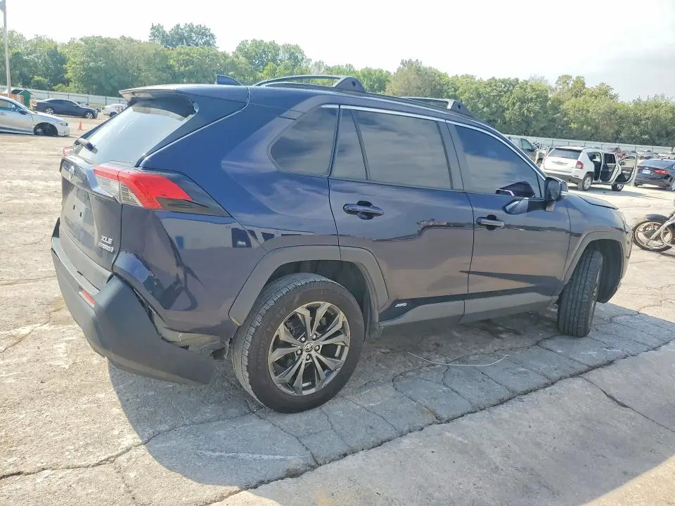 2022 TOYOTA RAV4 XLE PREMIUM  