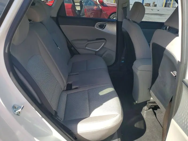 2021 KIA SOUL LX  