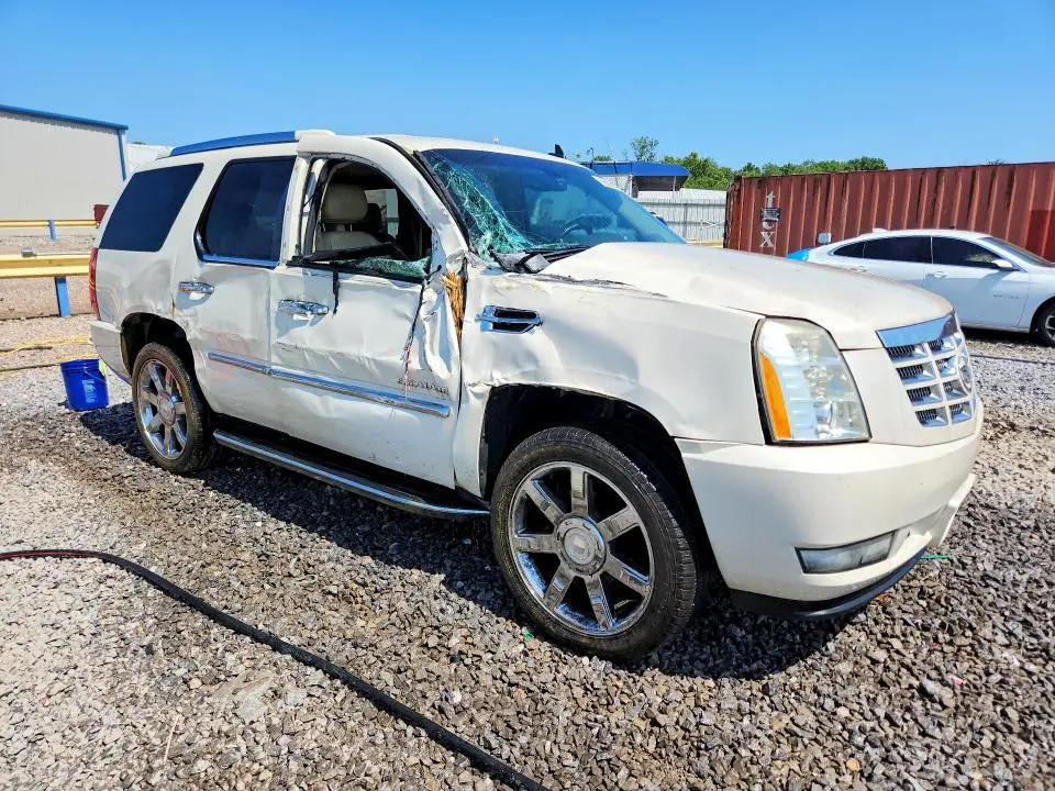 2013 CADILLAC ESCALADE LUXURY  
