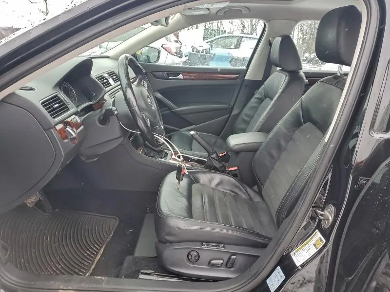 2013 VOLKSWAGEN PASSAT SEL  