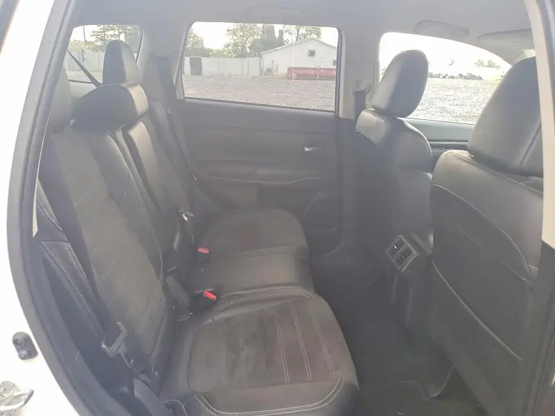 2020 MITSUBISHI OUTLANDER SE  