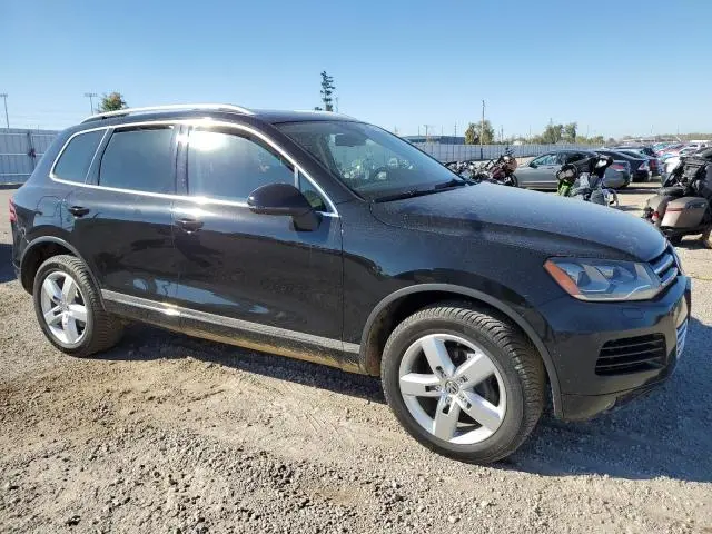 2013 VOLKSWAGEN TOUAREG V6  