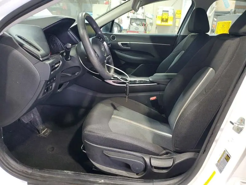 2022 HYUNDAI SONATA SE  