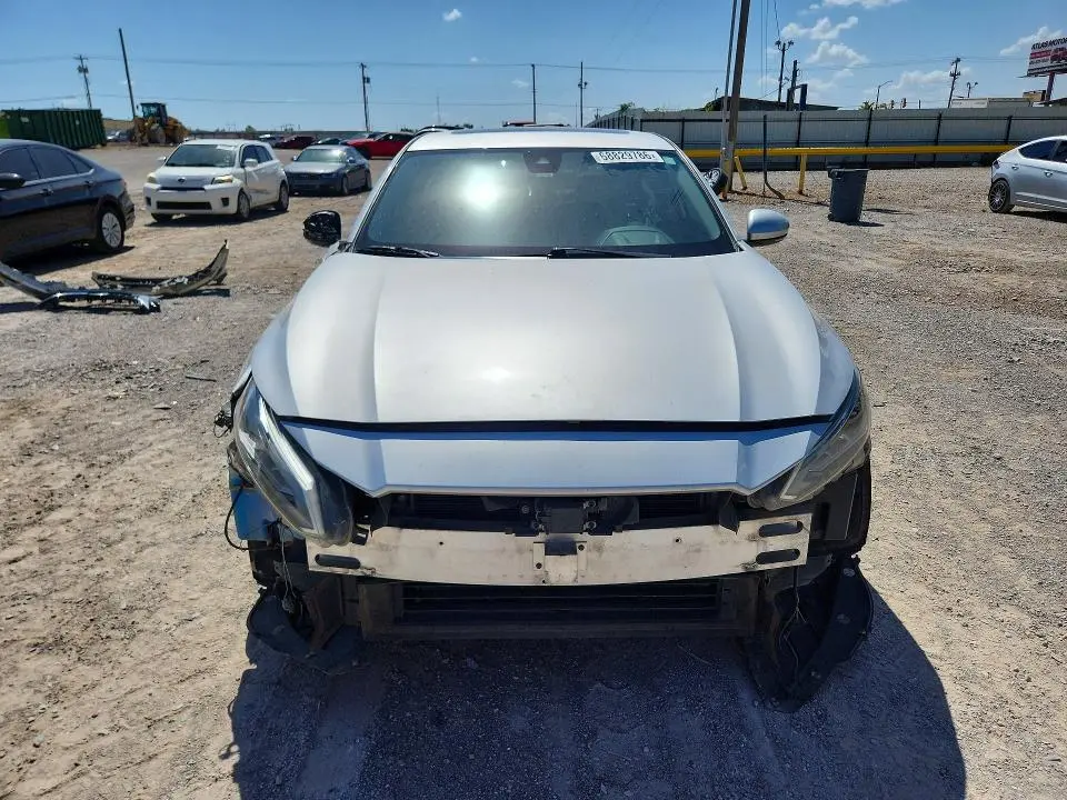 2019 NISSAN ALTIMA SV  