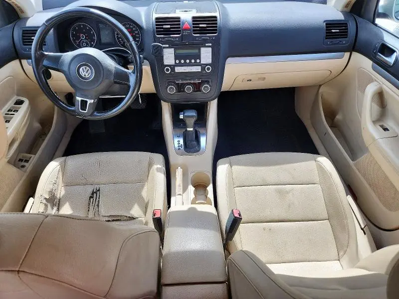 2010 VOLKSWAGEN JETTA LIMITED  