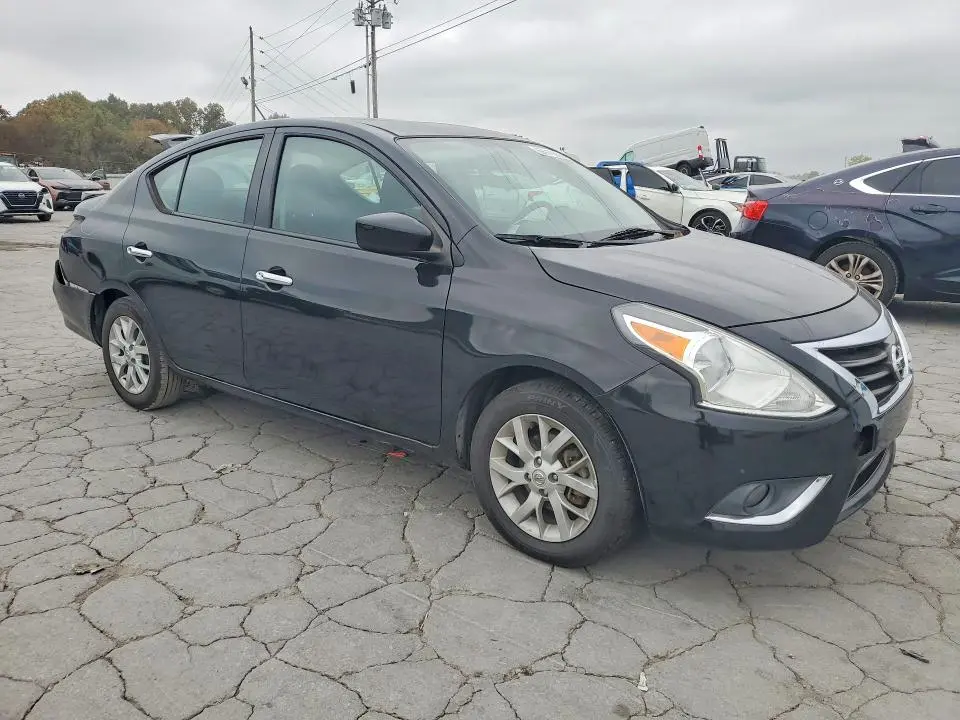 2019 NISSAN VERSA SV  