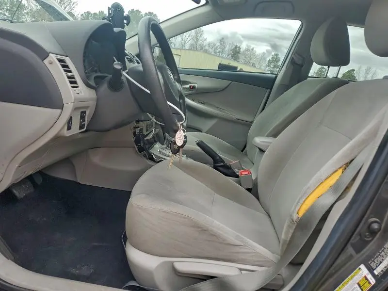 2013 TOYOTA COROLLA BASE  