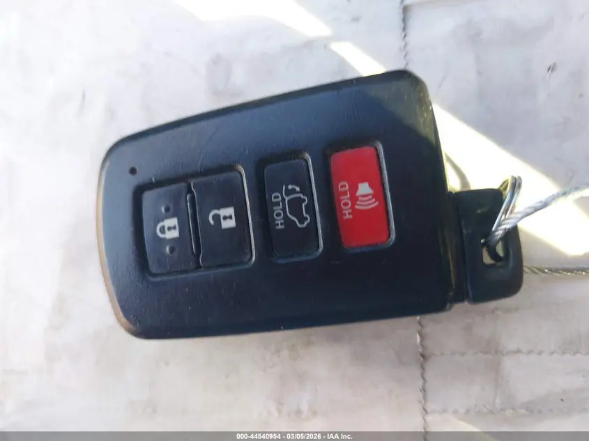 2017 TOYOTA RAV4 SE