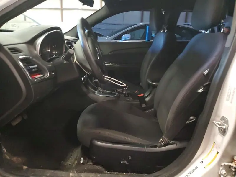 2013 CHRYSLER 200 LX  