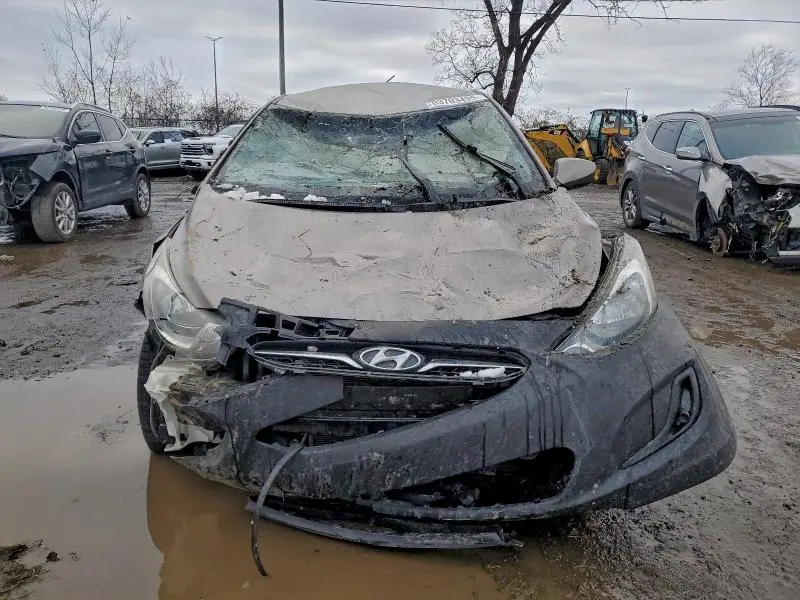 2013 HYUNDAI ACCENT GLS  