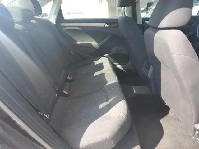 2013 VOLKSWAGEN PASSAT S