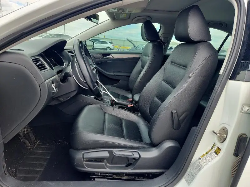 2017 VOLKSWAGEN JETTA SE  