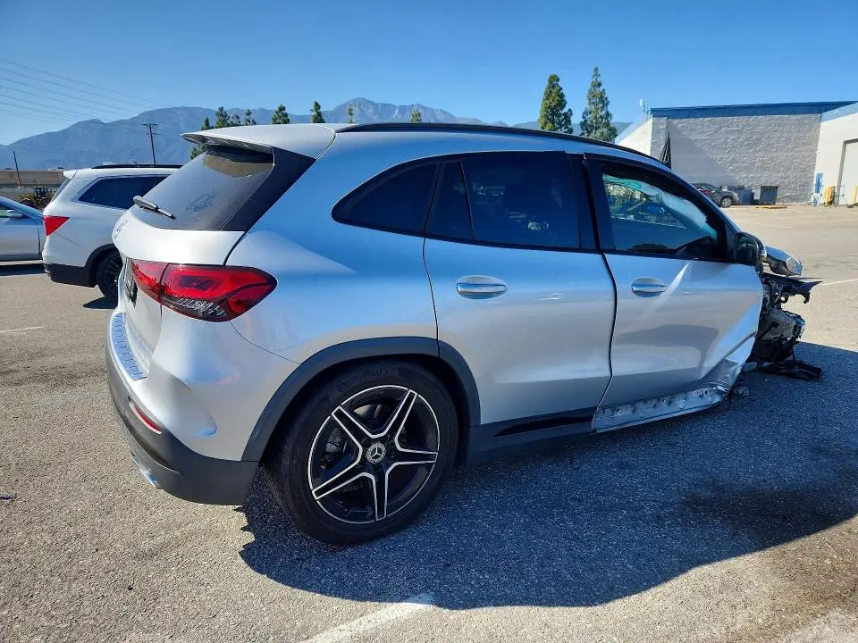 2023 MERCEDES-BENZ GLA 250  