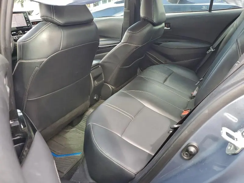 2020 TOYOTA COROLLA XLE  