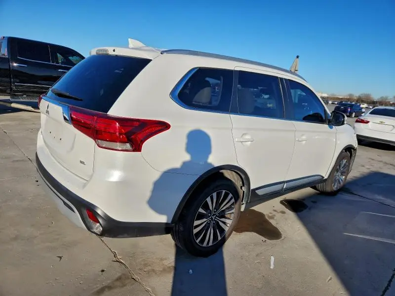 2020 MITSUBISHI OUTLANDER SE  