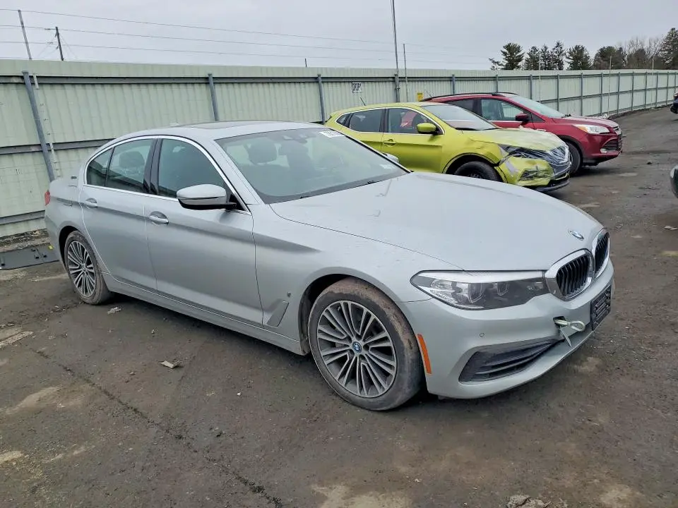 2019 BMW 530XE   