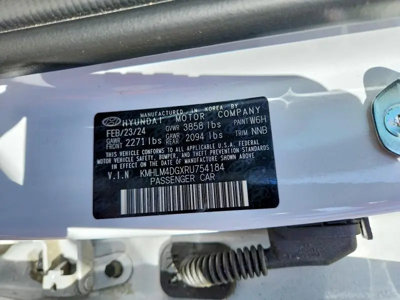 2024 HYUNDAI ELANTRA SEL  