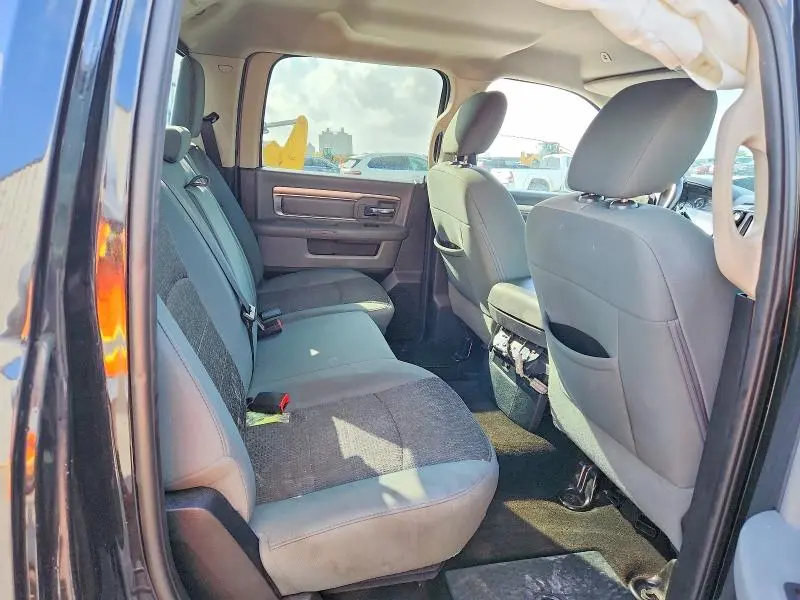 2017 RAM 1500 SLT  