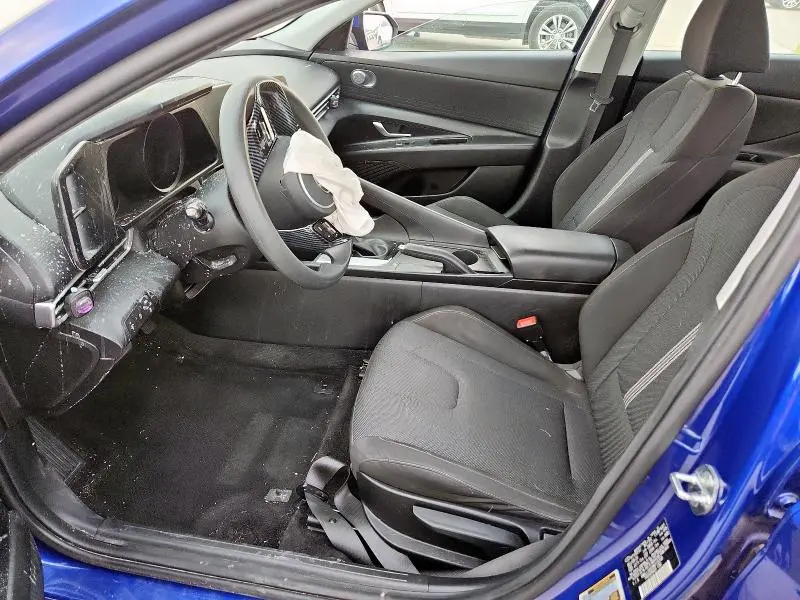 2021 HYUNDAI ELANTRA SE  