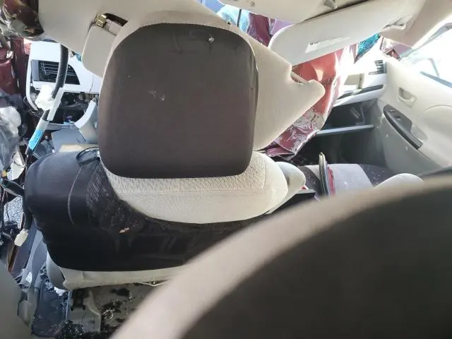 2011 TOYOTA SIENNA LE  