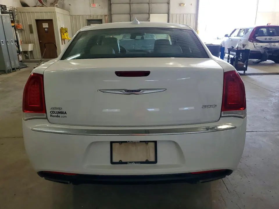 2018 CHRYSLER 300 LIMITED  
