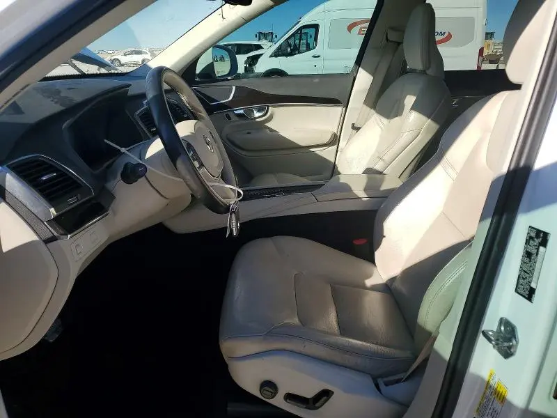 2019 VOLVO XC90 T6 MOMENTUM  