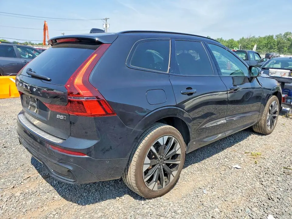 2026 VOLVO XC60 PLUS  