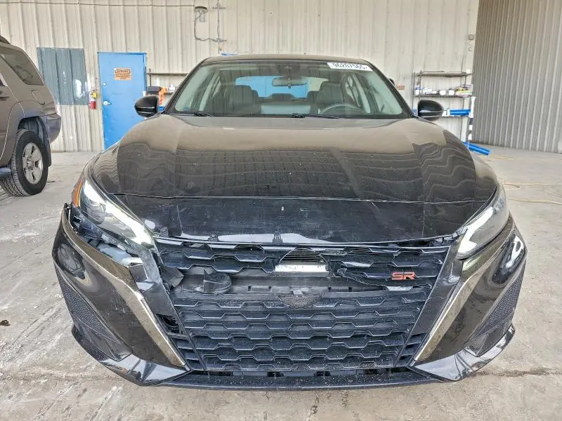 2024 NISSAN ALTIMA SR  