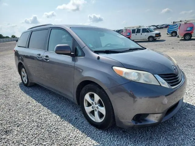 2013 TOYOTA SIENNA LE  