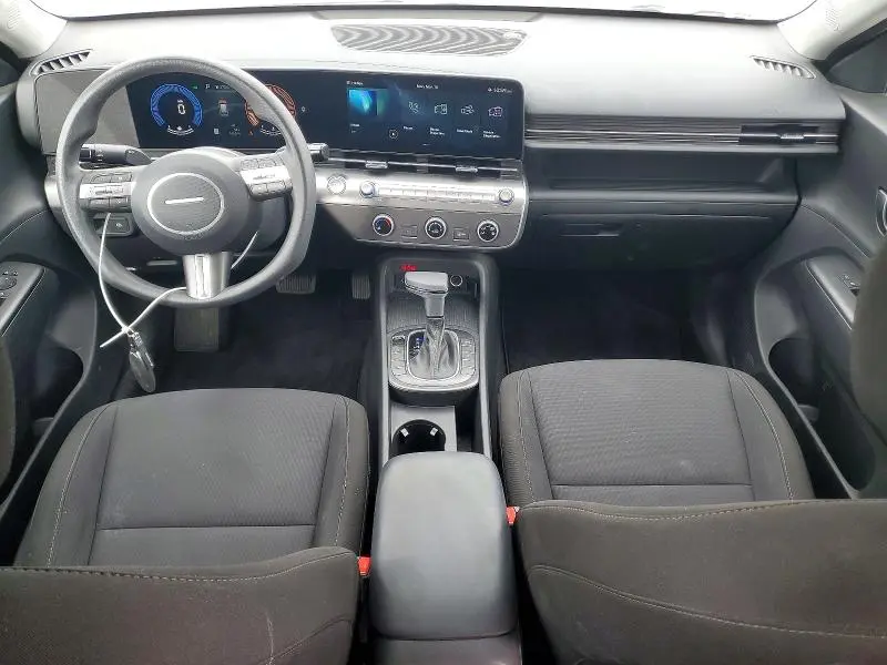 2024 HYUNDAI KONA SE  