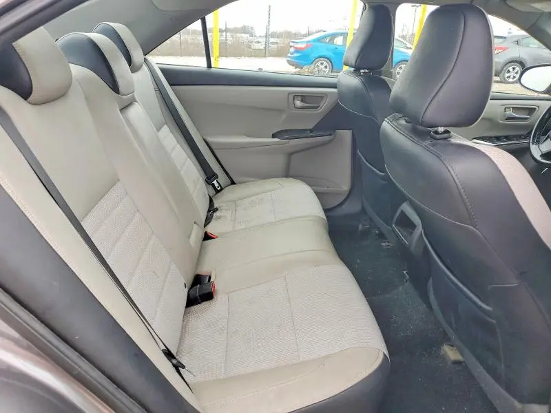 2016 TOYOTA CAMRY SE  