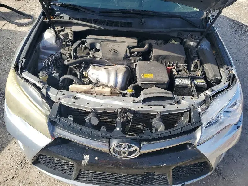 2015 TOYOTA CAMRY SE  