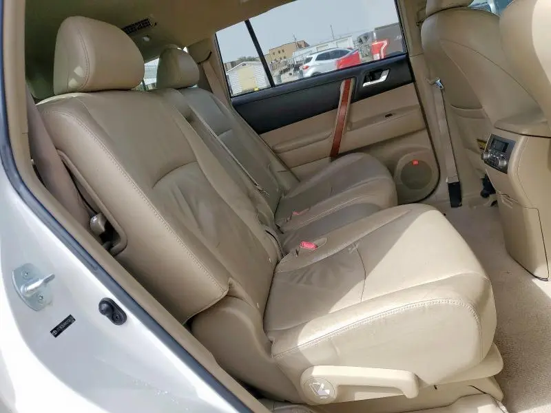2010 TOYOTA HIGHLANDER LIMITED  