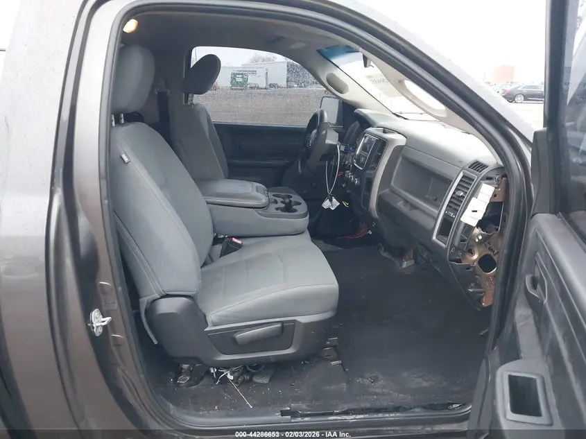 2017 RAM 1500 EXPRESS  4X2 6'4 BOX