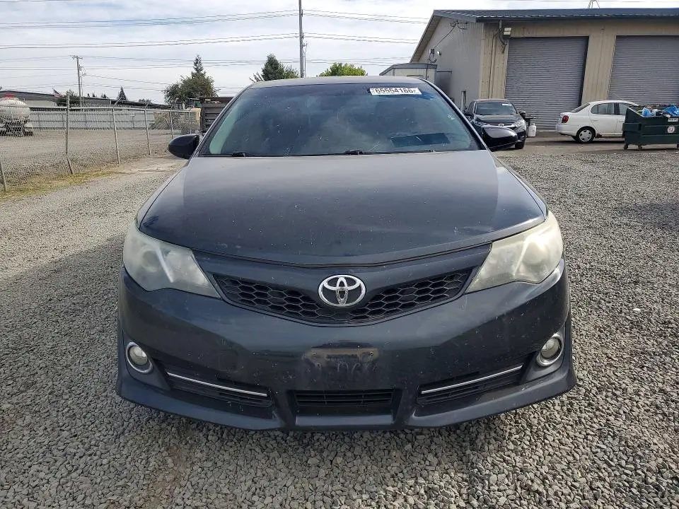 2013 TOYOTA CAMRY SE  