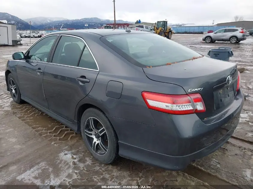 2010 TOYOTA CAMRY SE