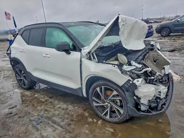 2019 VOLVO XC40 T5 R-DESIGN  