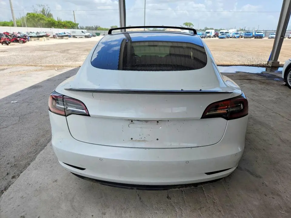 2018 TESLA MODEL 3   