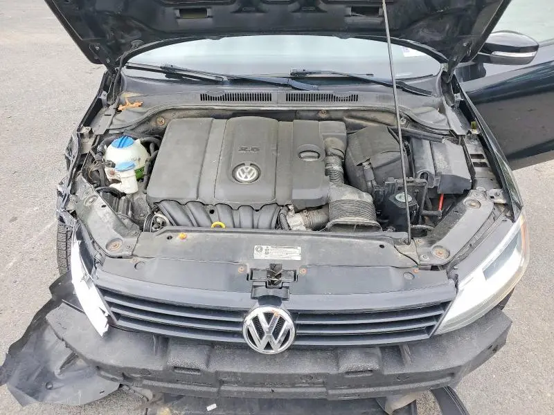 2011 VOLKSWAGEN JETTA SE  