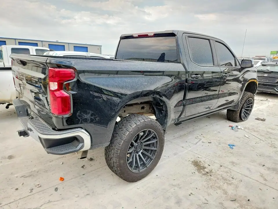 2023 CHEVROLET SILVERADO C1500 LT  