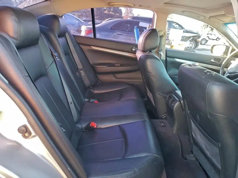 2010 INFINITI G37 BASE  